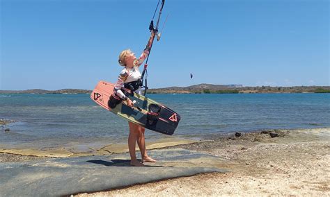 KITE BEACH at Sint Koris Bay .